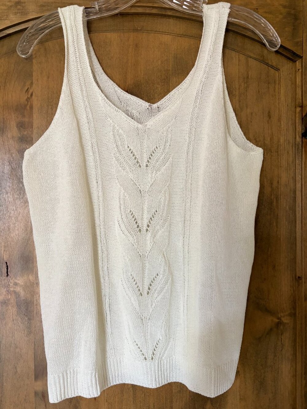 NWOT knit pullover v neck top-lovely detail. Size medium.